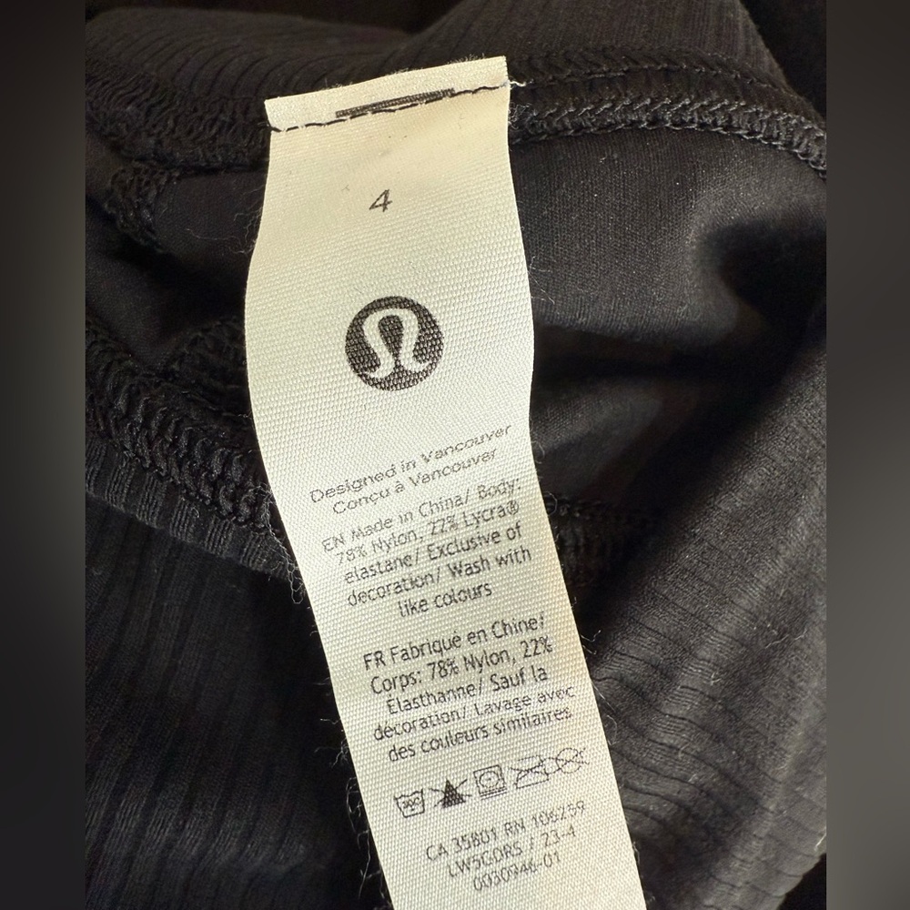 Lululemon high rise ribbed flare  extra  short size 4 pant - Picture 3 of 3